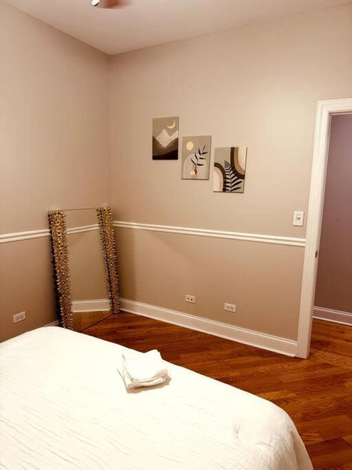 5 Bed 4 Bathroom In 10min Drive From Downtown Apartment *