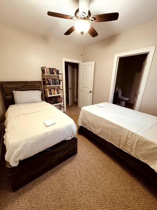 5 Bed 4 Bathroom In 10min Drive From Downtown *