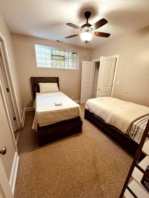 5 Bed 4 Bathroom In 10min Drive From Downtown Apartment