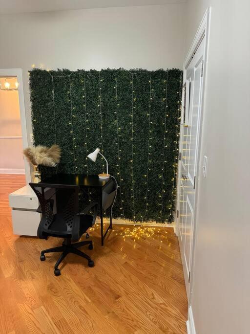 5 Bed 4 Bathroom In 10min Drive From Downtown
