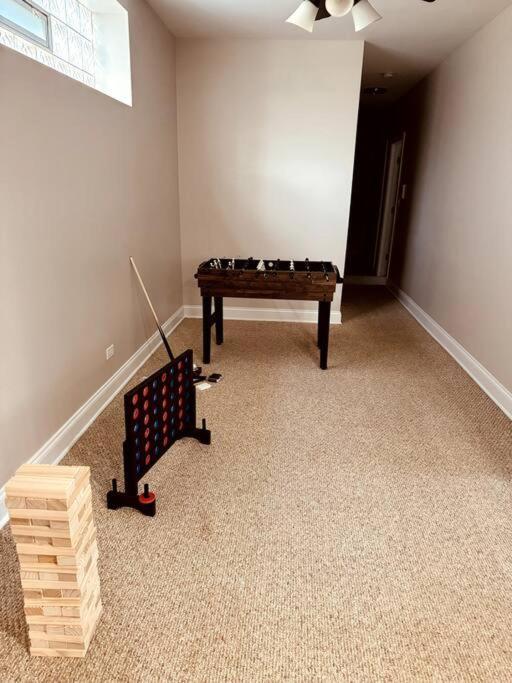 5 Bed 4 Bathroom In 10min Drive From Downtown Apartment