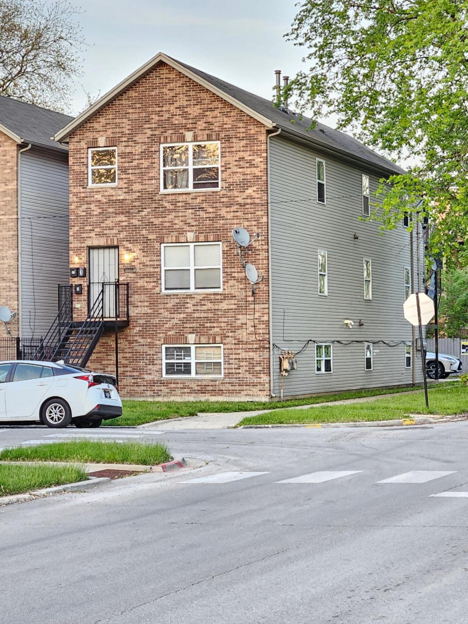 Titi's Southside Abode Apartment *