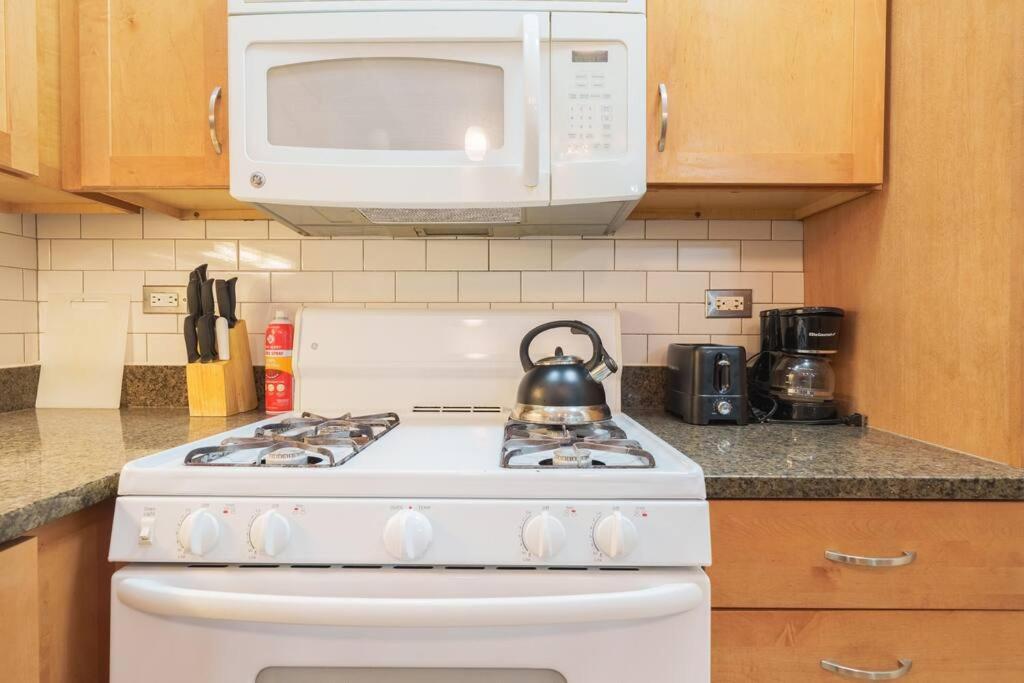 Cozy 3br Hyde Park Oasis Near Uchi, Shops & Dining Apartment *
