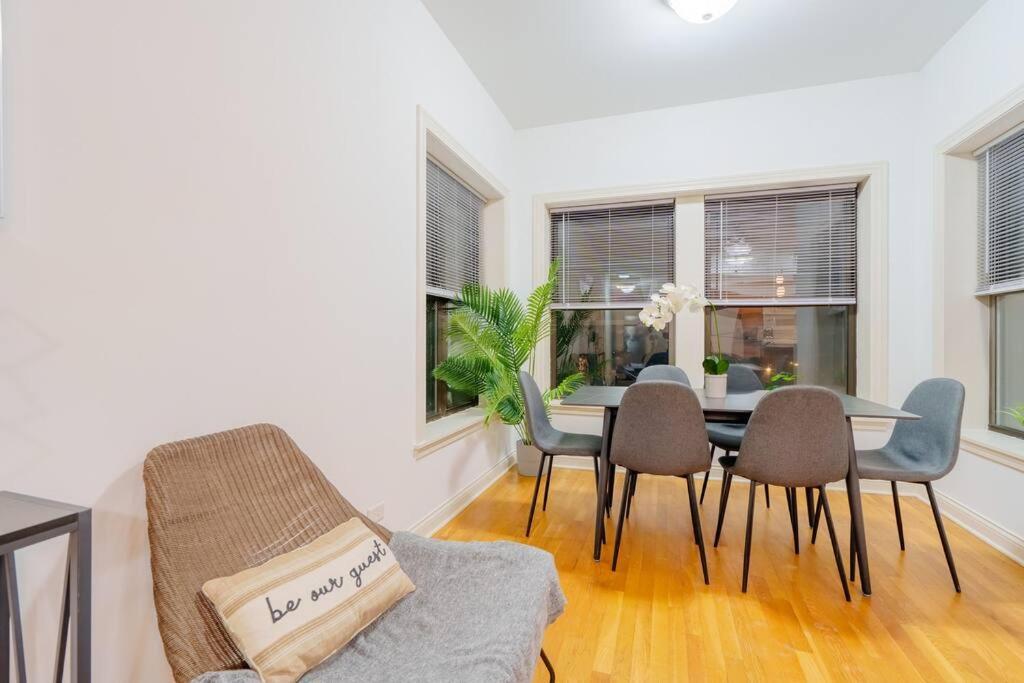 Cozy 3br Hyde Park Oasis Near Uchi, Shops & Dining Chicago