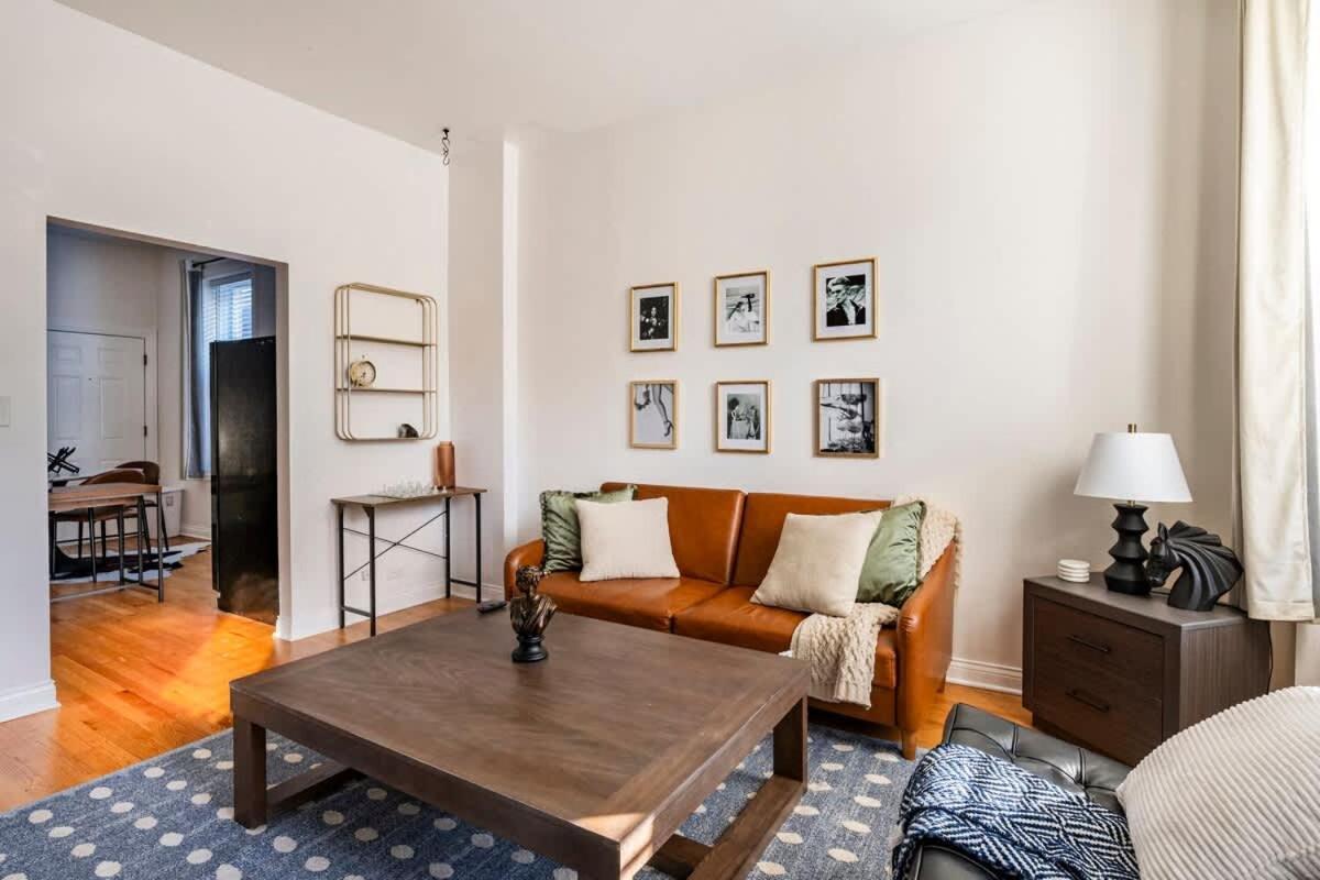 Apartment Cozy 2 Bedroom 1 Ba Flat Just 10 Mins From Downtown Chicago