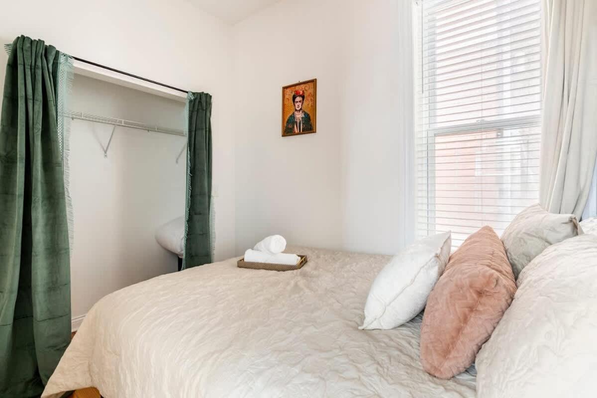 Cozy 2 Bedroom 1 Ba Flat Just 10 Mins From Downtown Apartment Chicago