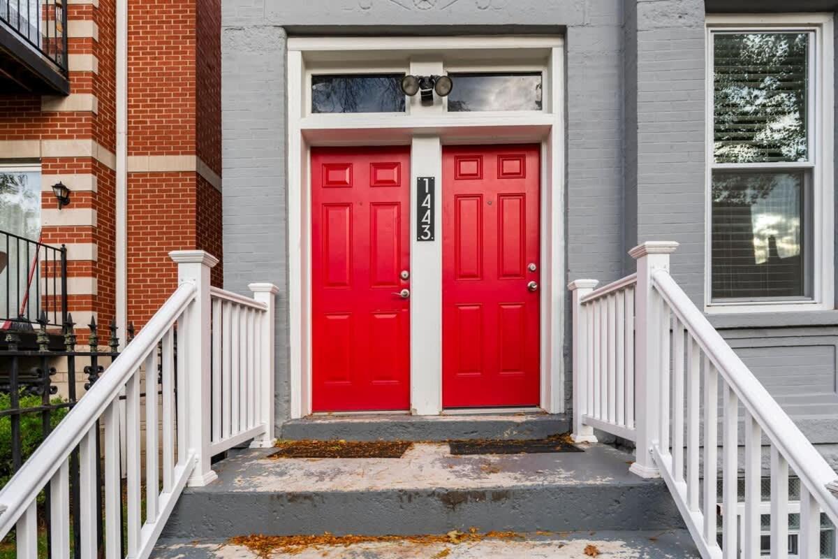 Cozy 2 Bedroom 1 Ba Flat Just 10 Mins From Downtown * Chicago