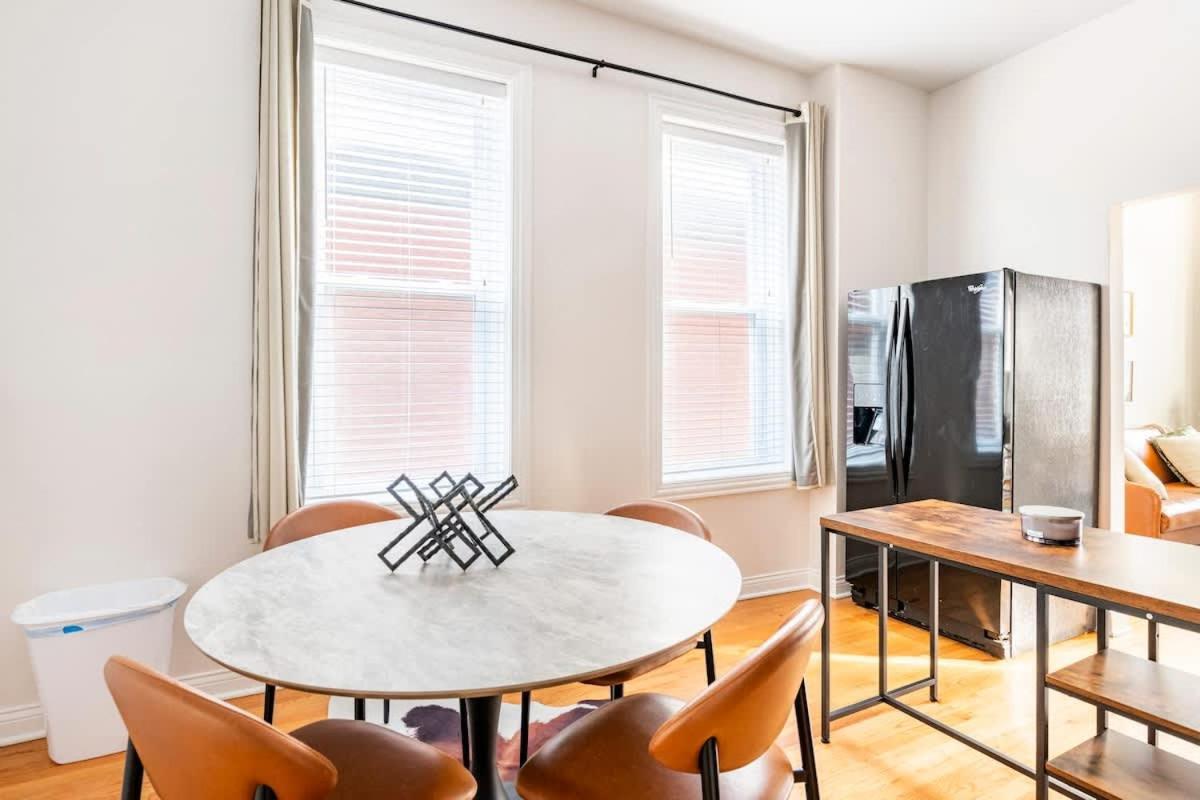 Cozy 2 Bedroom 1 Ba Flat Just 10 Mins From Downtown