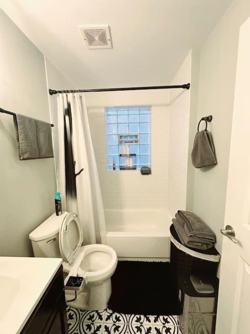 Apartment Cozy & Near Downtown & Hyde Park *