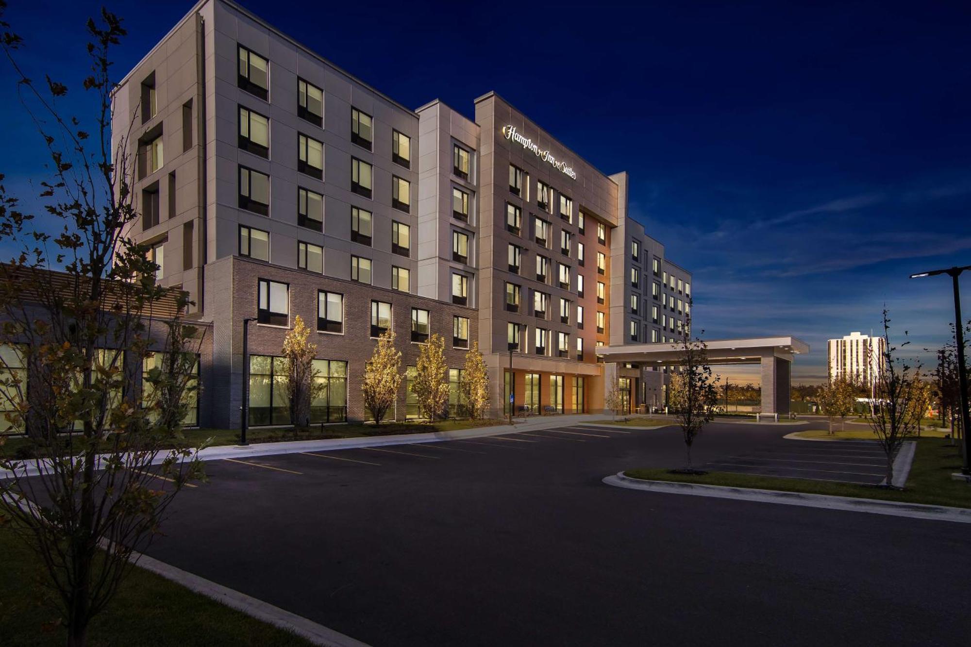 Hampton & Medical District Uic Hotel 3*