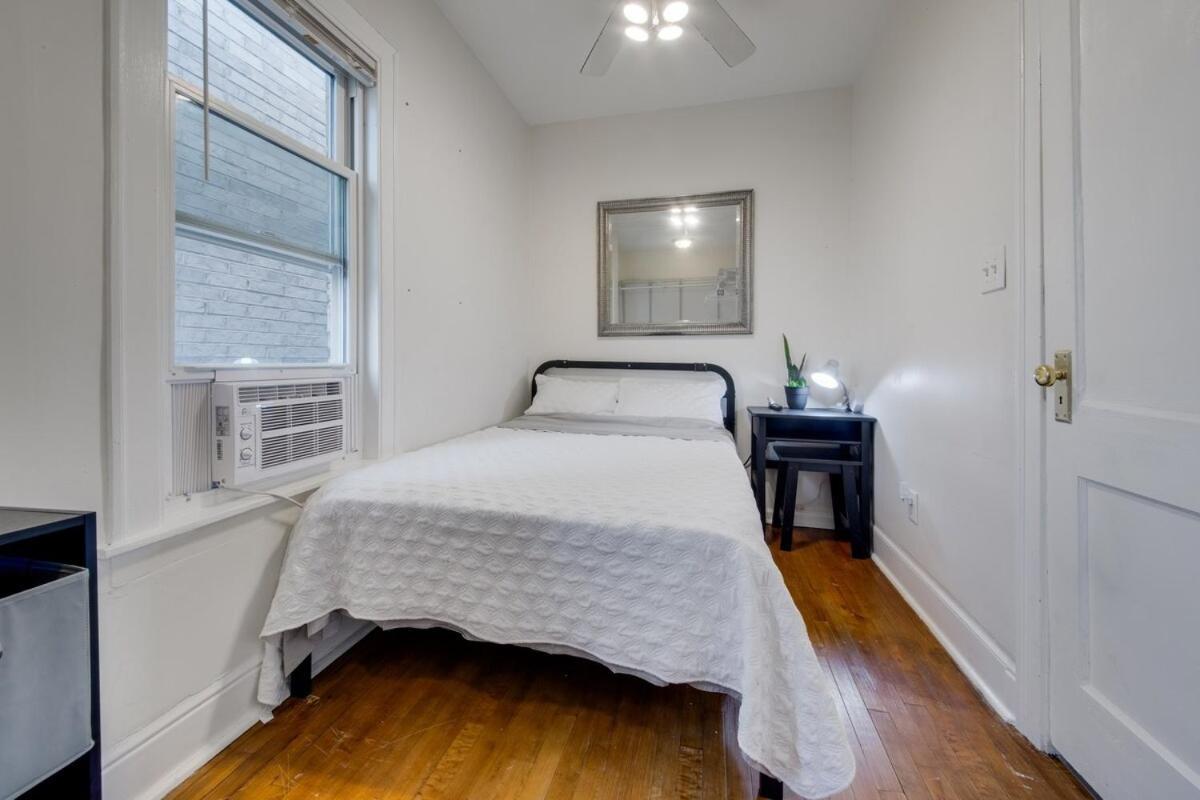 Lovely 2 Bedroom With Direct Porch Access * Chicago