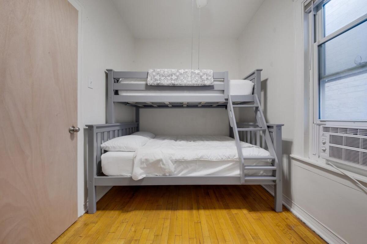 Lovely 2 Bedroom With Direct Porch Access Chicago