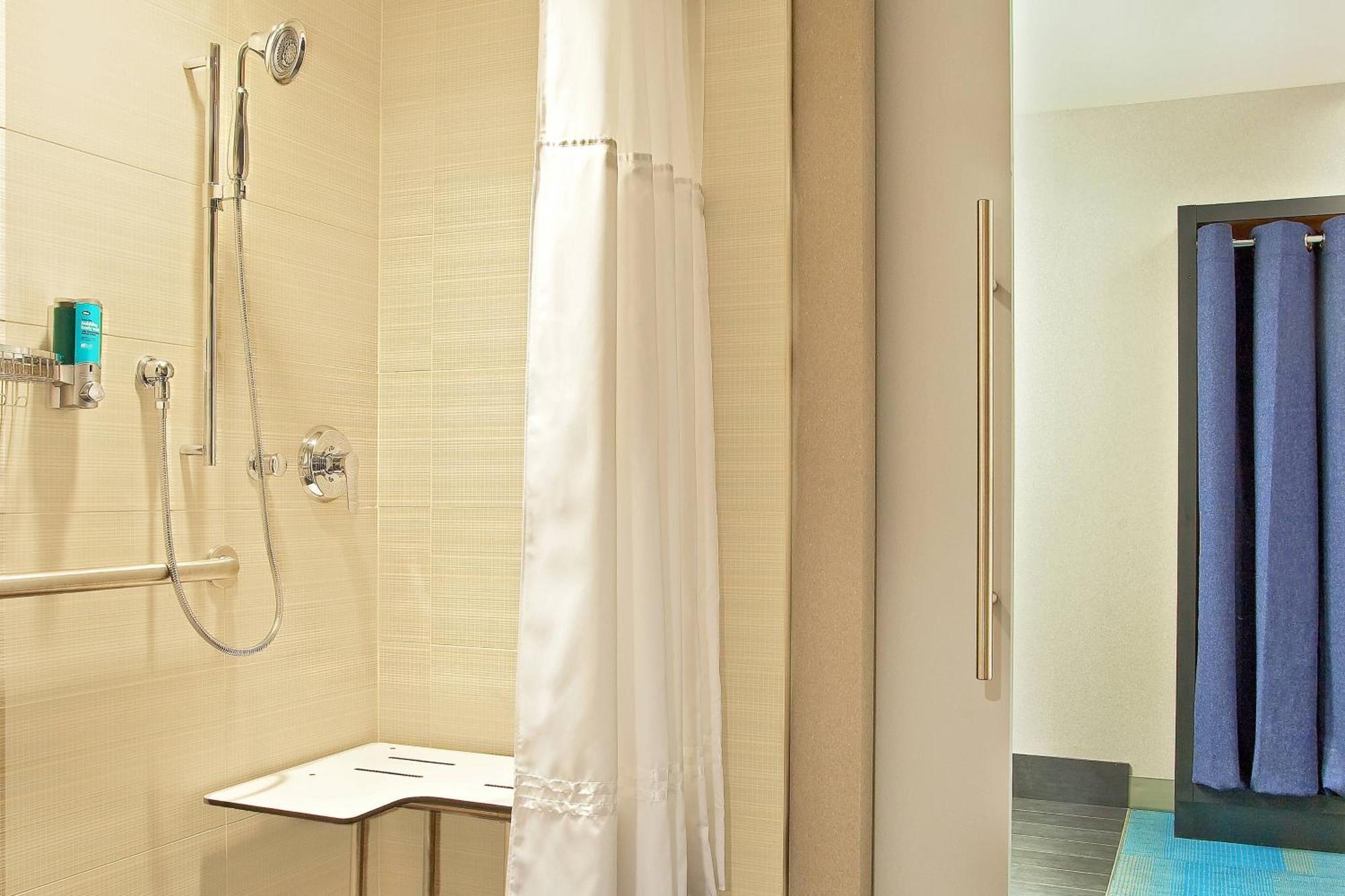 Aloft Downtown River North Hotel 3*