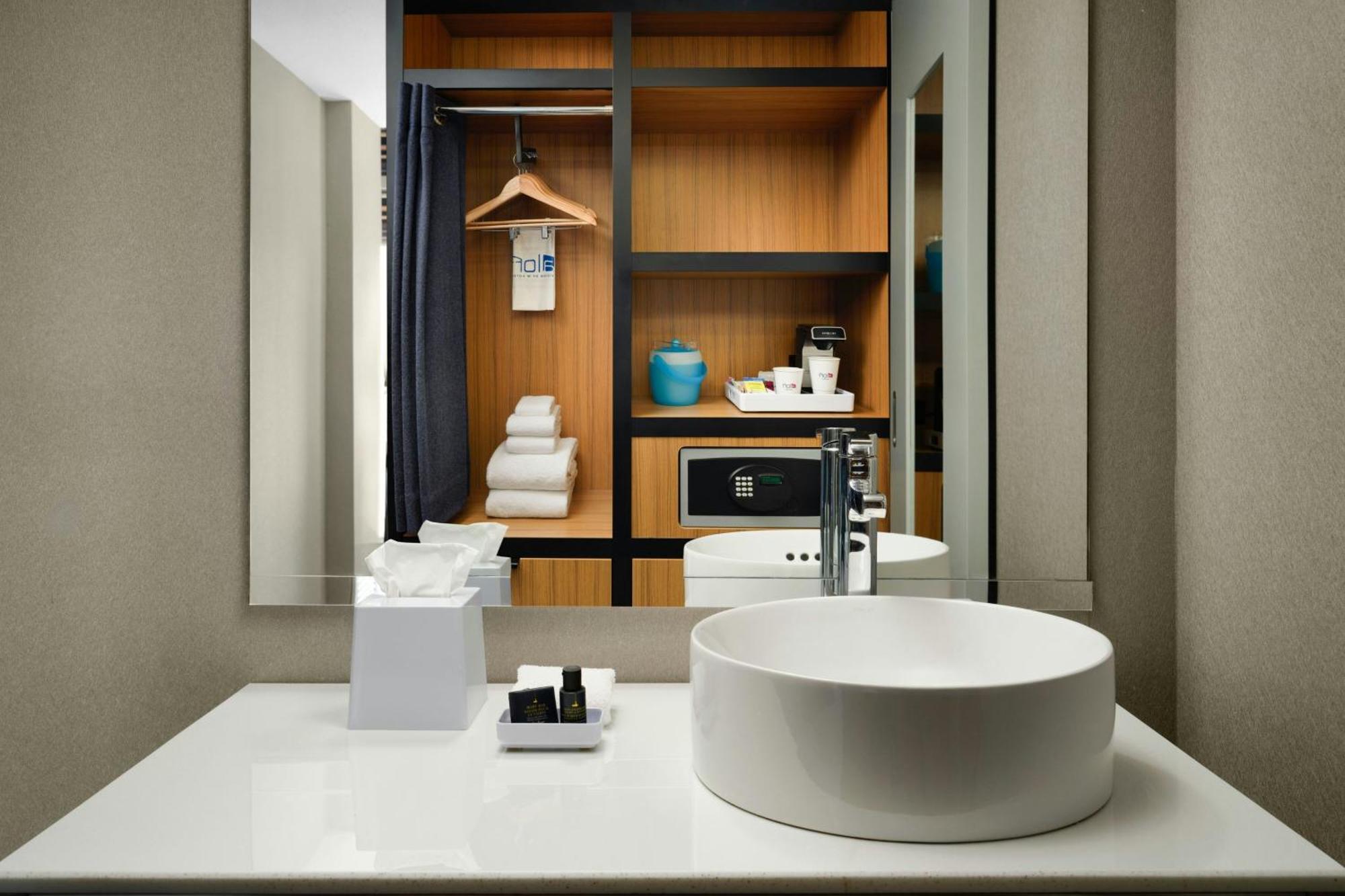 Hotel Aloft Downtown River North 3*