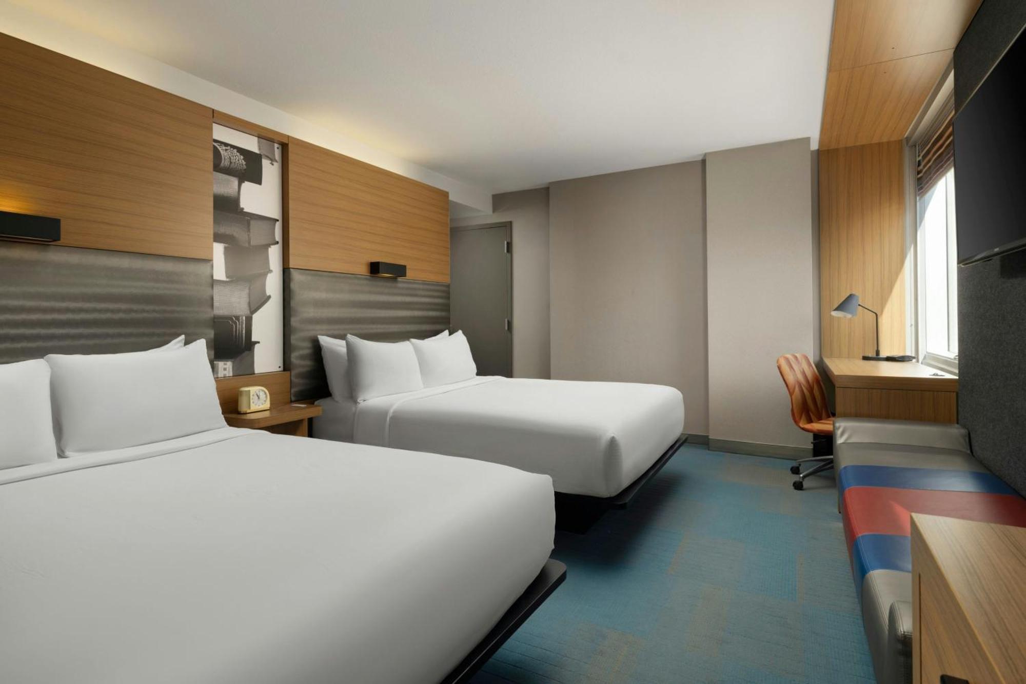 Aloft Downtown River North Hotel 3*