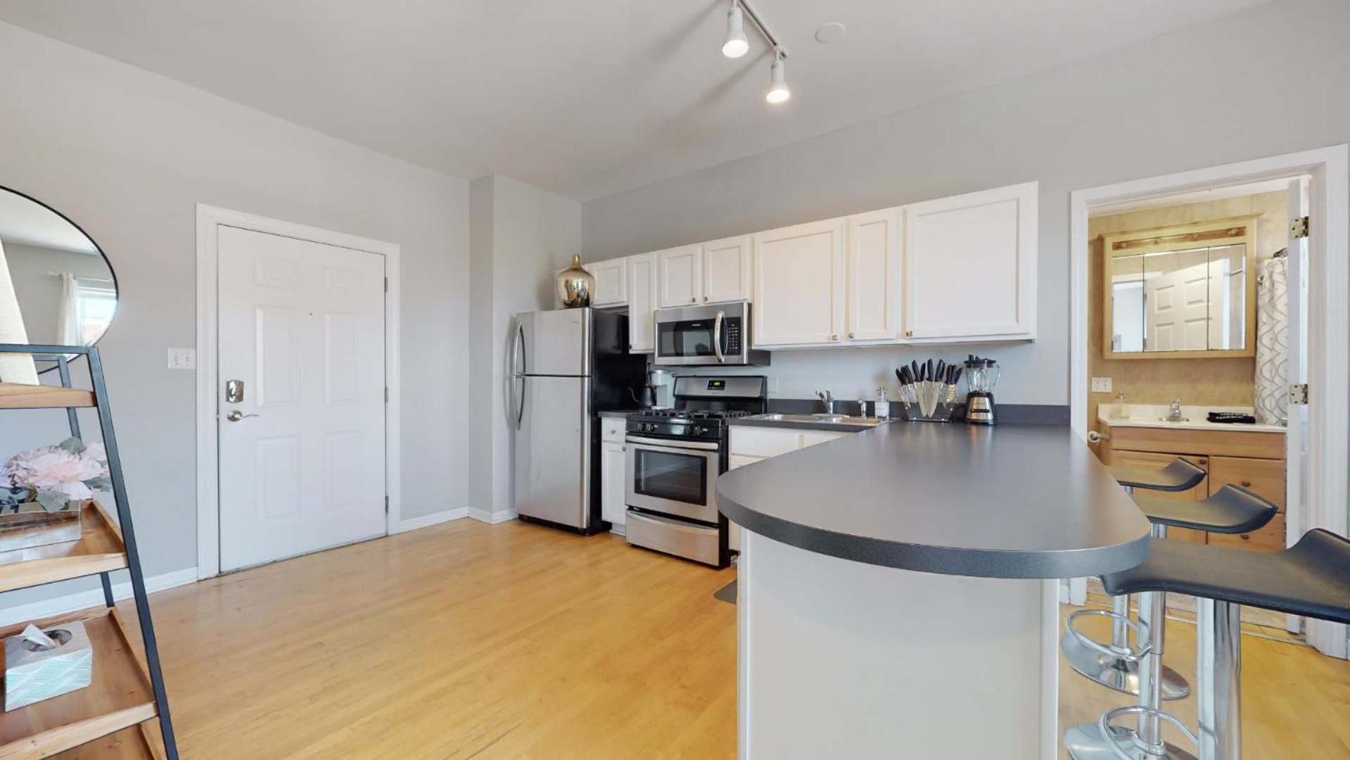 Chic L Near Downtown & Il Medical District *