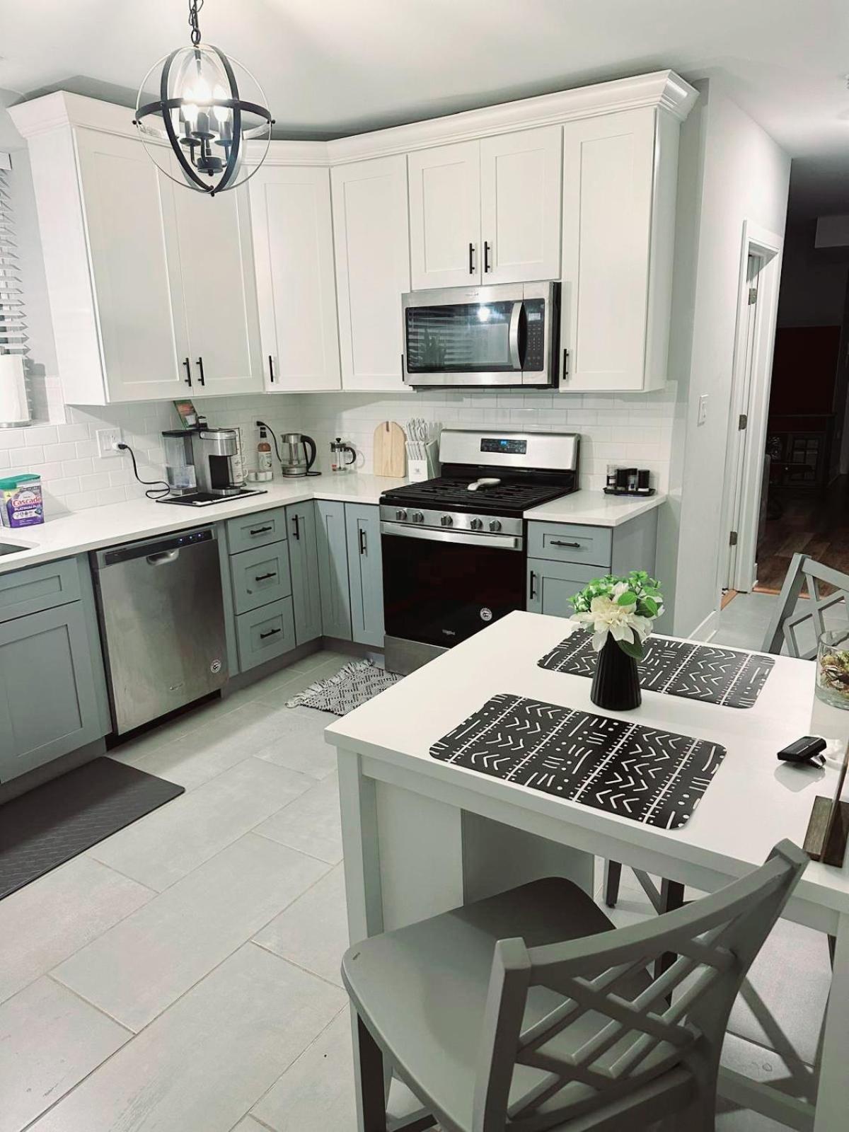 Cozy & Near Downtown & Hyde Park *