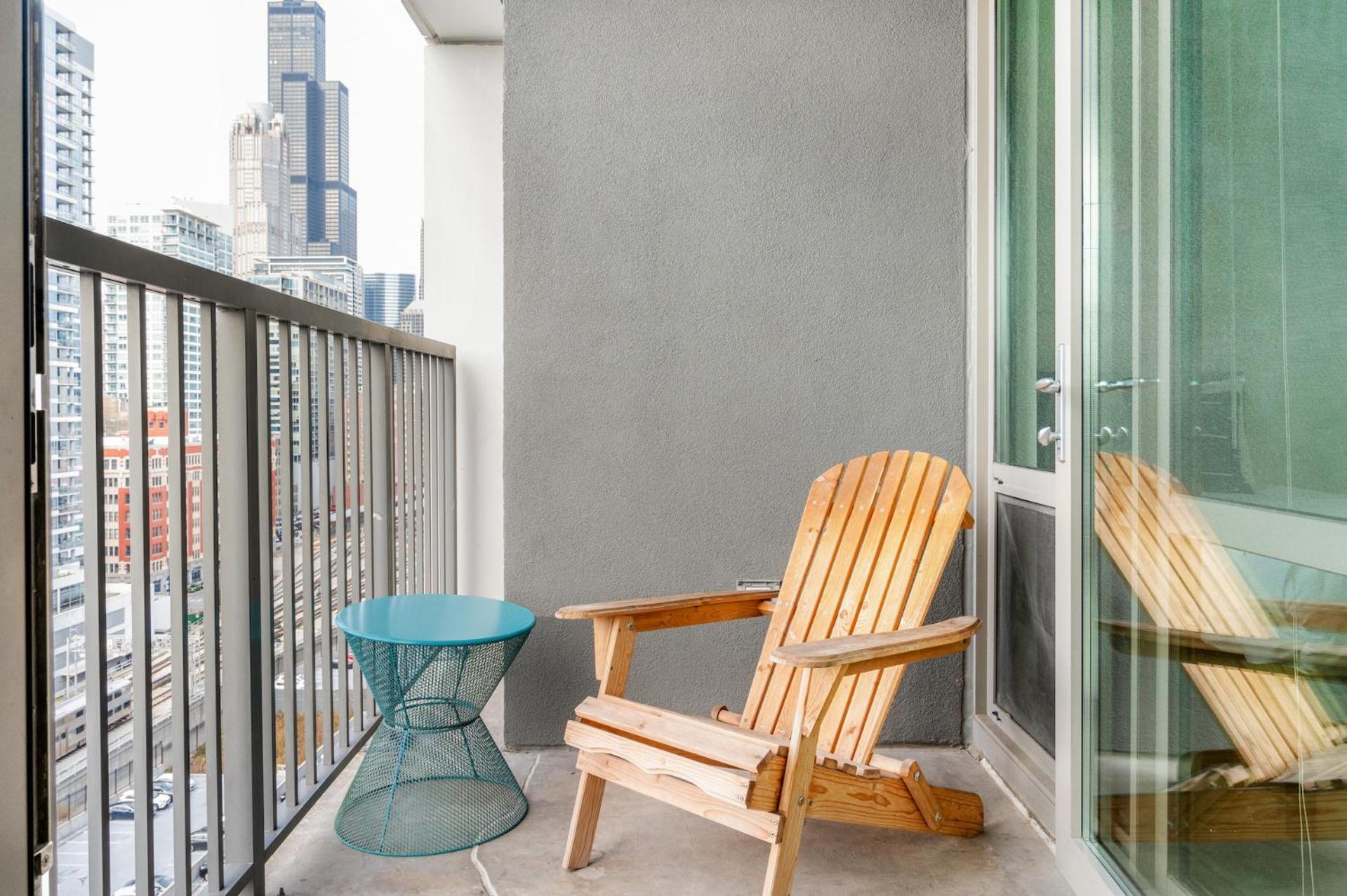 Kasa South Loop 3*