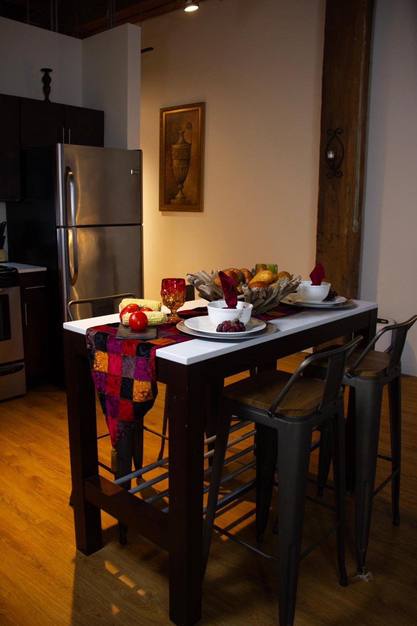 Apartment Luxery - Themed Units! Close To Downtown, Mccormick Place & Wintrust Arena *