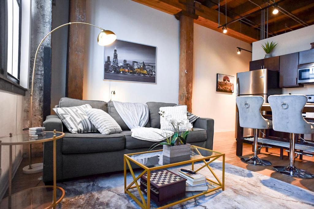 Luxery - Themed Units! Close To Downtown, Mccormick Place & Wintrust Arena Apartment Chicago