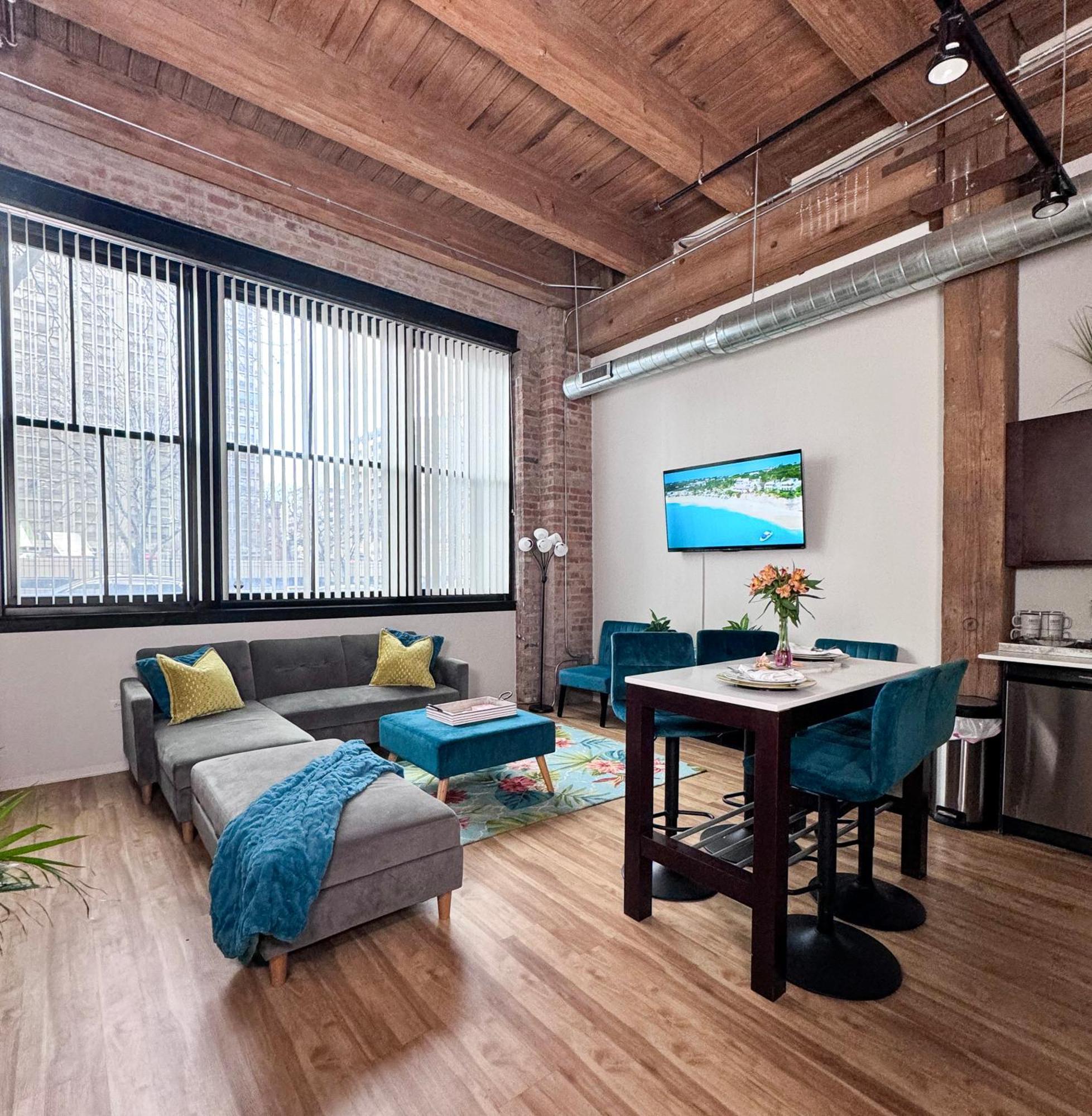 Apartment Luxery - Themed Units! Close To Downtown, Mccormick Place & Wintrust Arena