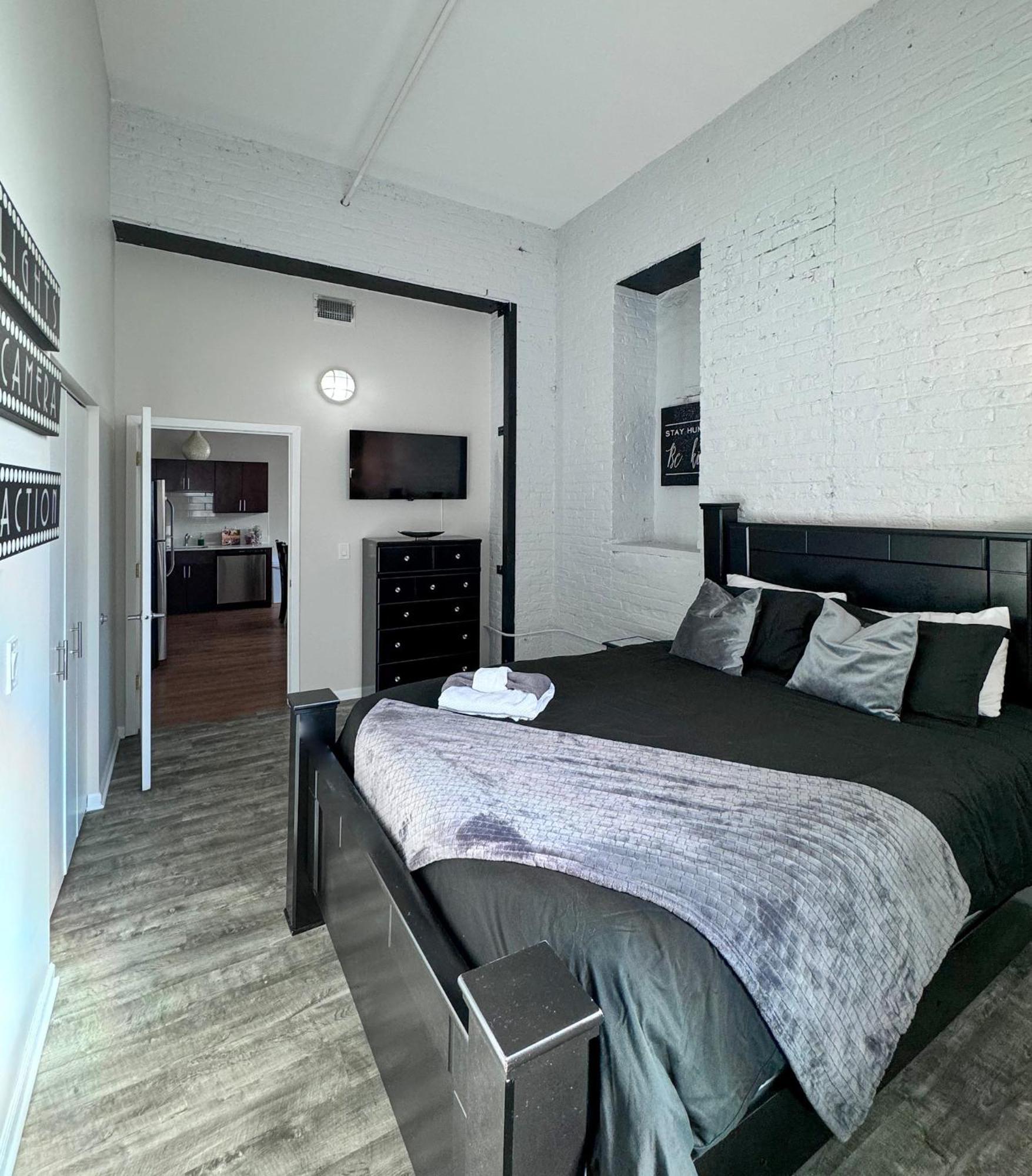 Luxery - Themed Units! Close To Downtown, Mccormick Place & Wintrust Arena Apartment Chicago