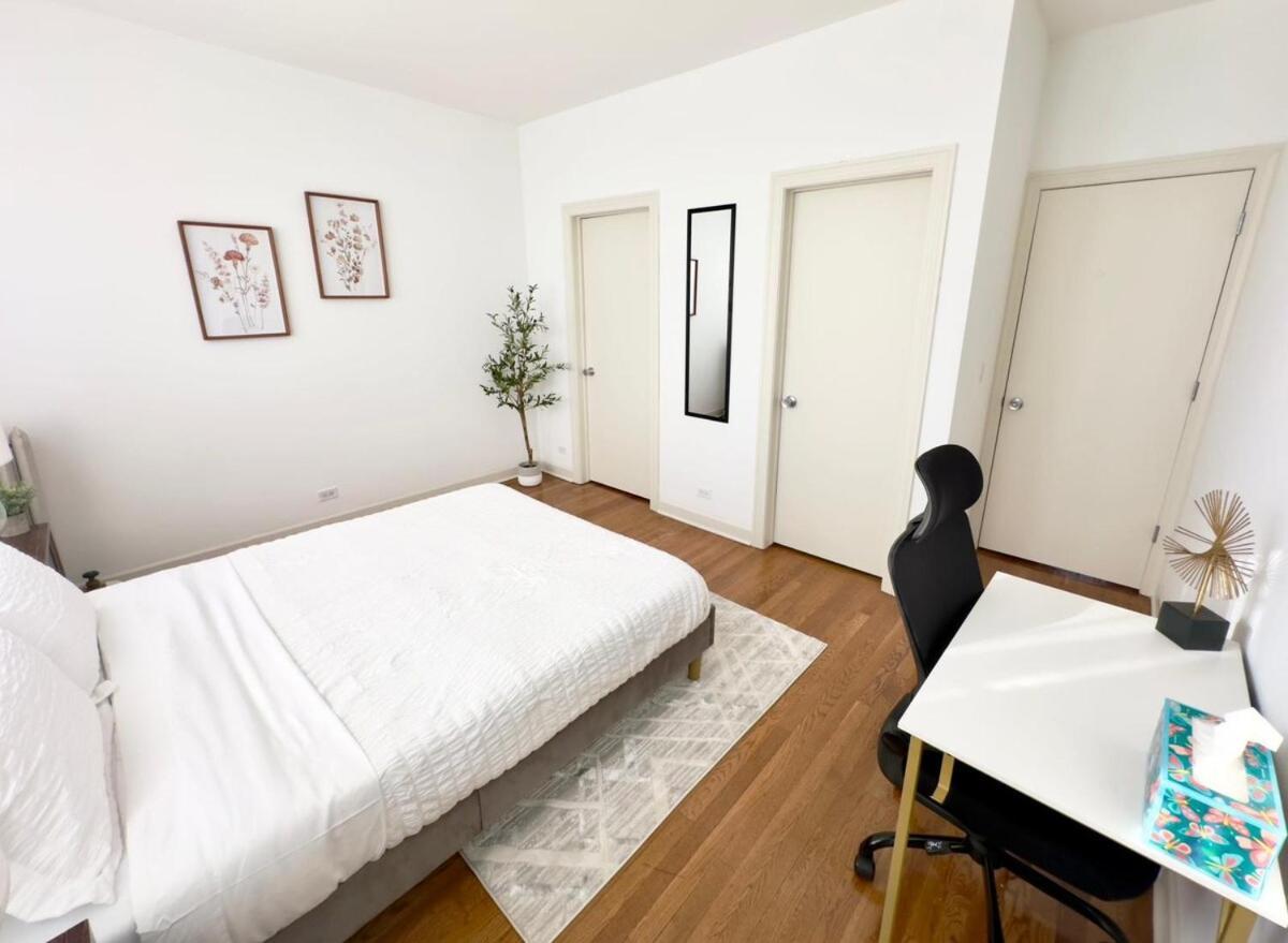 Prime Location 3brgem Near Of Apartment Chicago