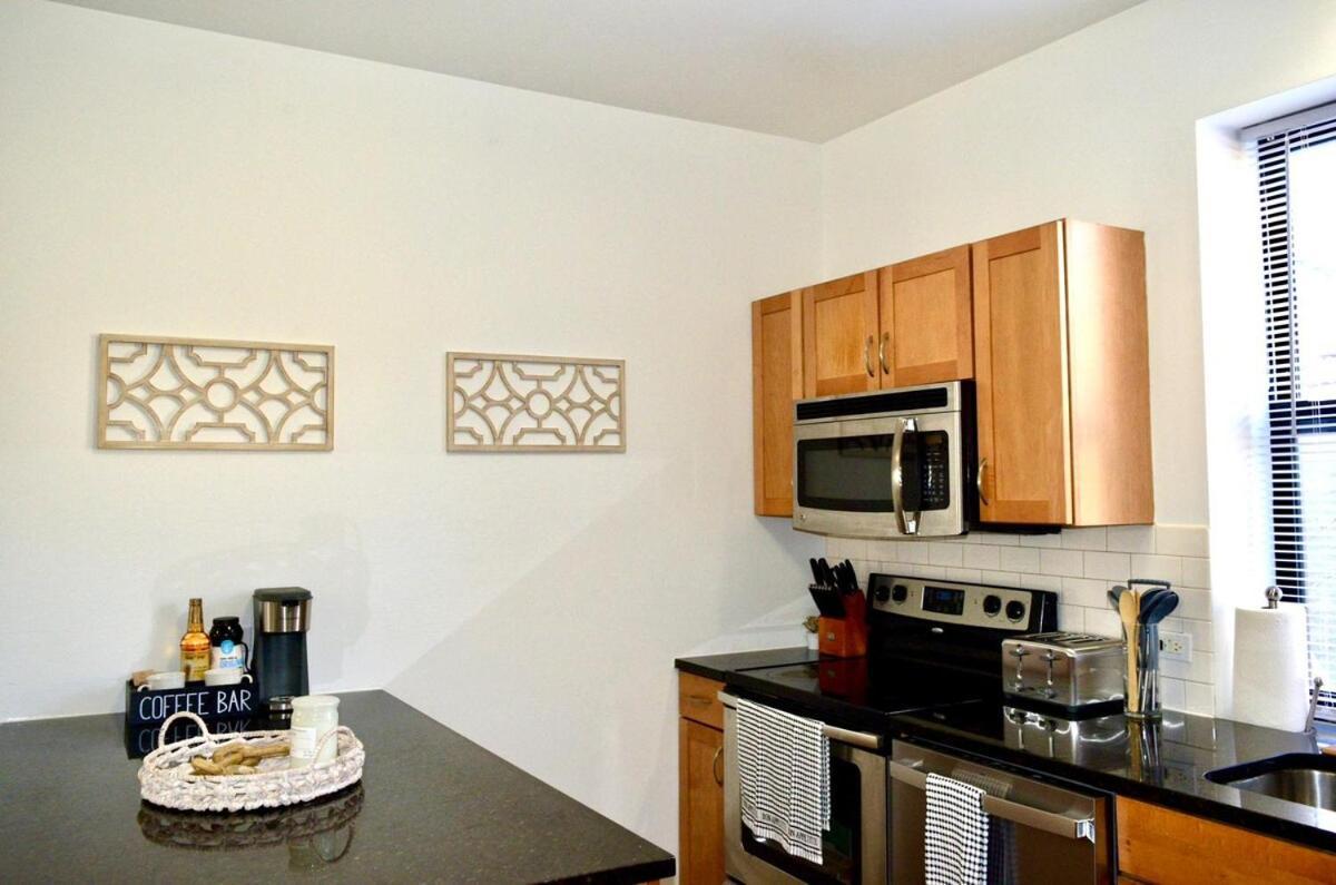 Apartment Prime Location 3brgem Near Of Chicago