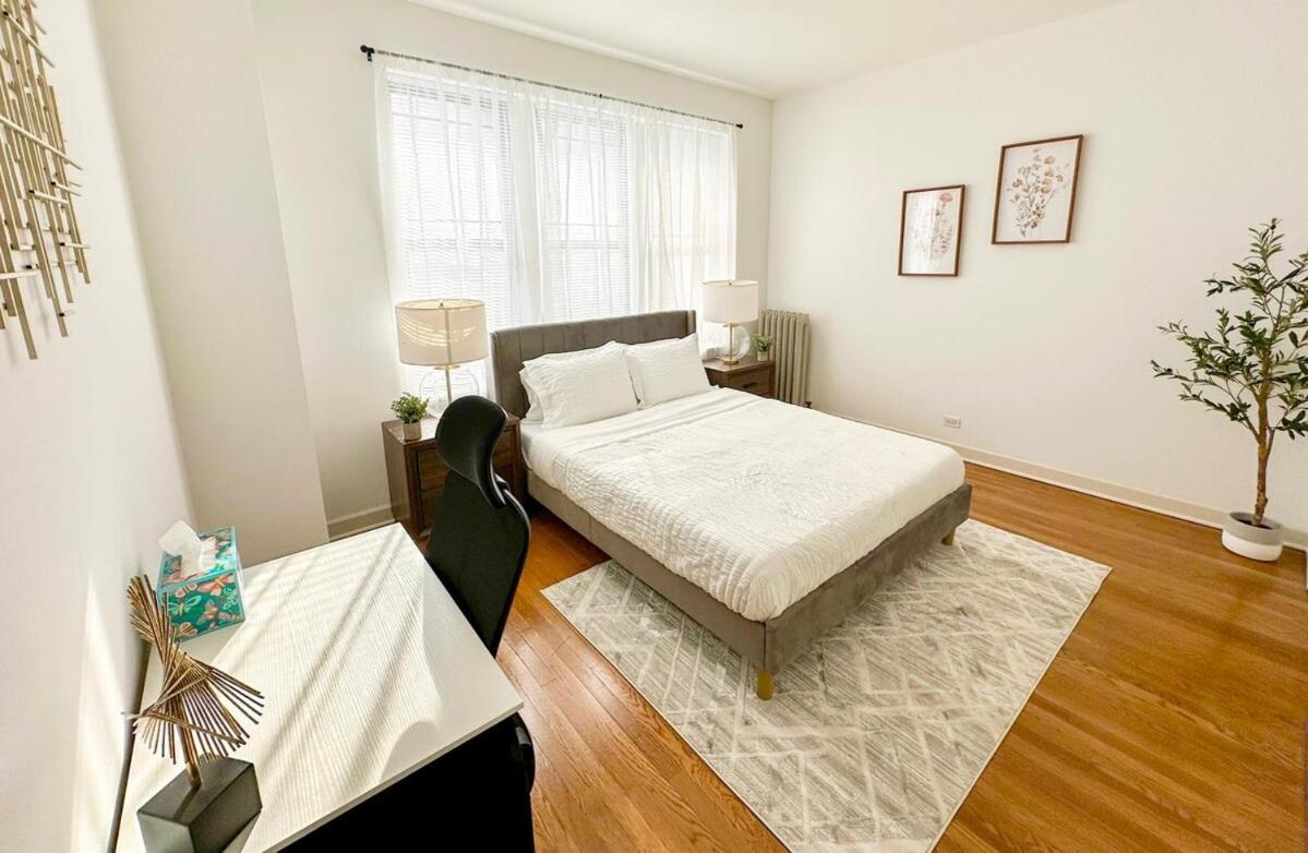 Prime Location 3brgem Near Of * Chicago