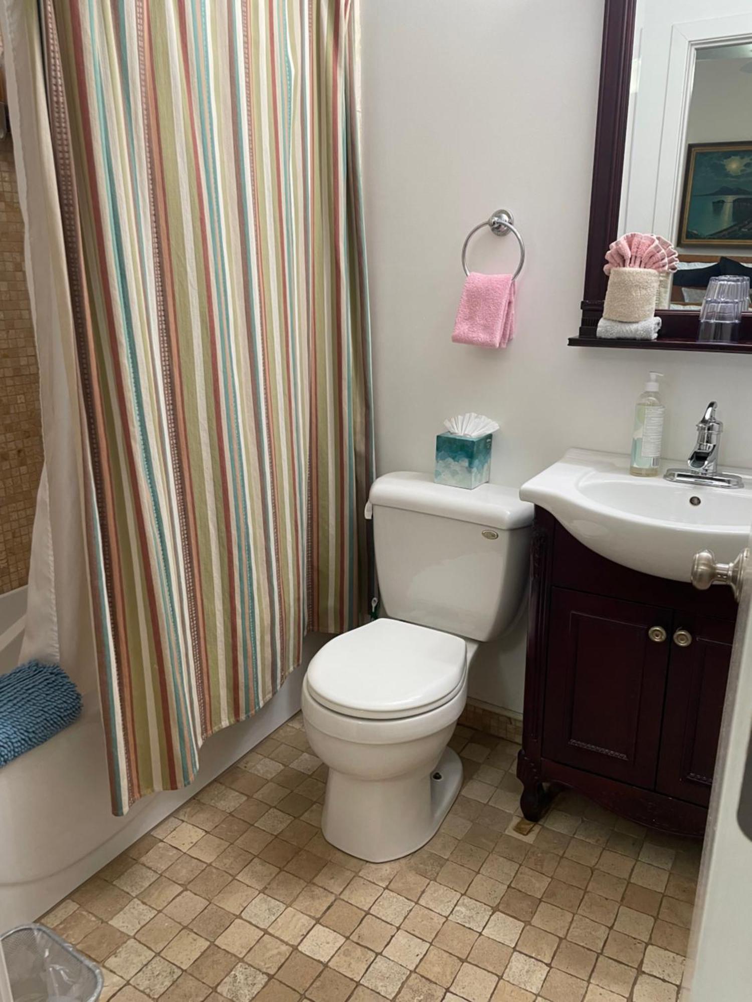 Ray's Bucktown Bed & Breakfast