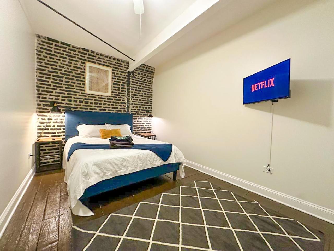 Apartment Mccormick Huge 3br With Pool Table, Optional Parking For Up To 8 Guests Chicago