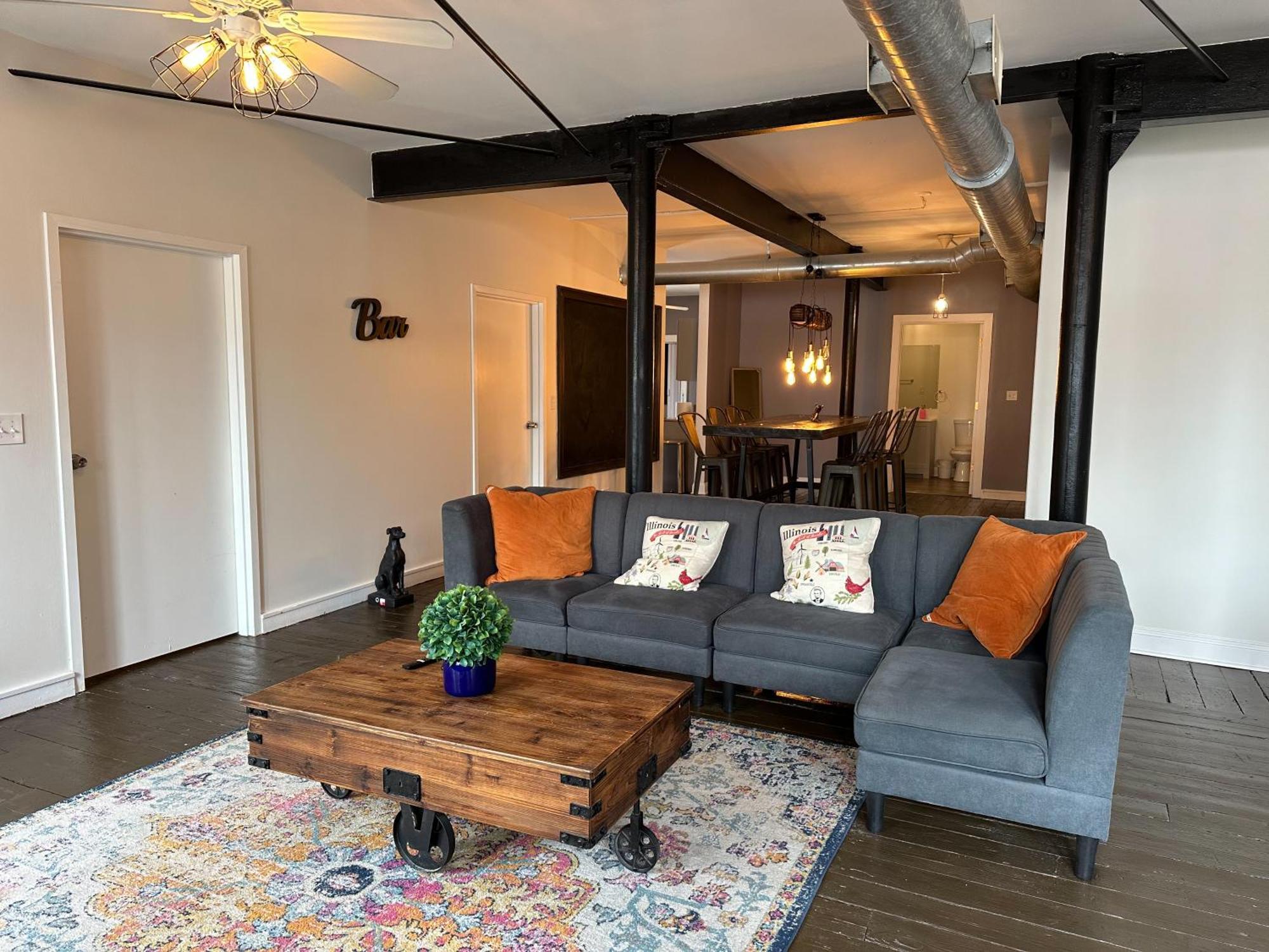 Apartment Mccormick Huge 3br With Pool Table, Optional Parking For Up To 8 Guests