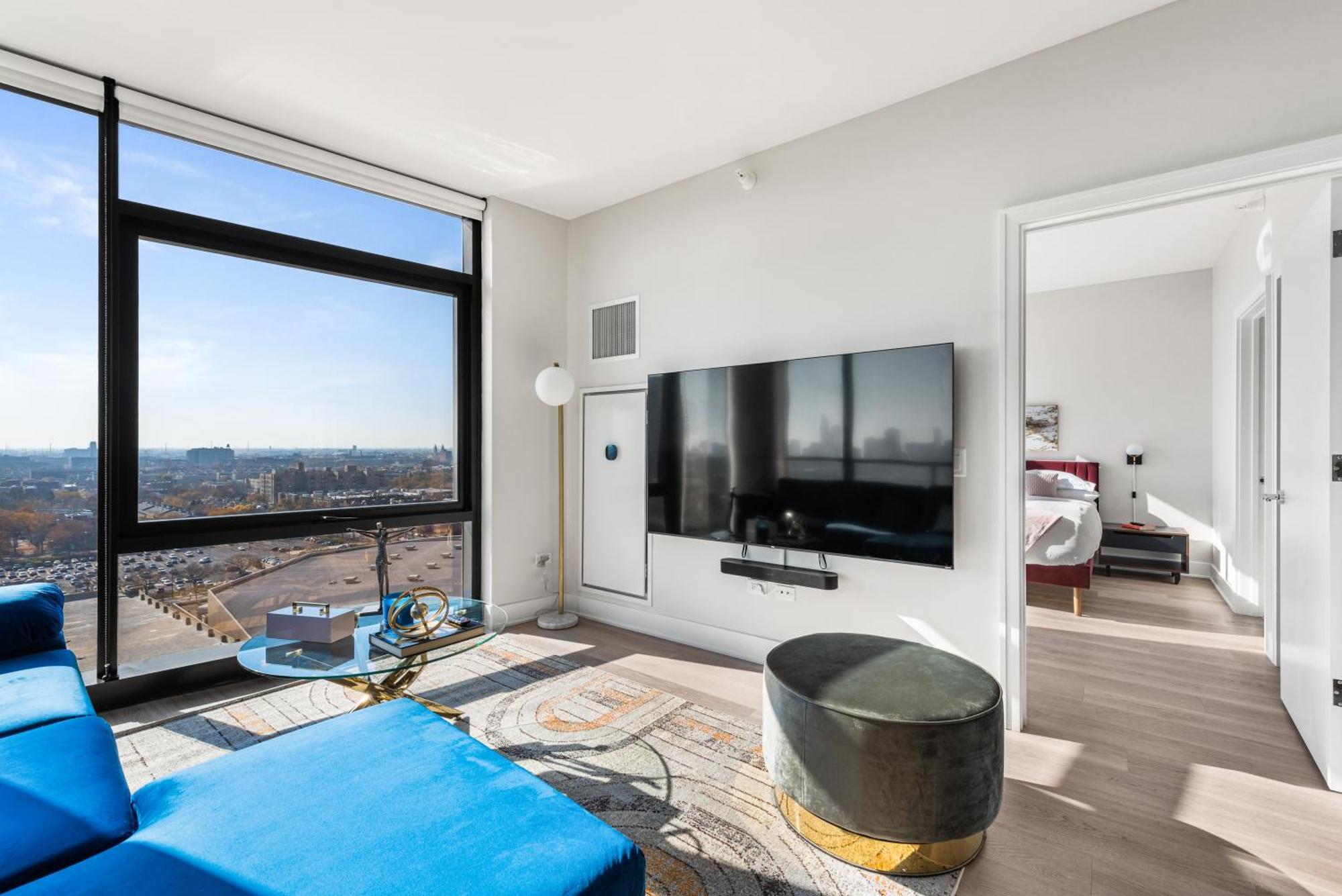 Avra Stylish Prime West Loop Location Near Union Park Apartment