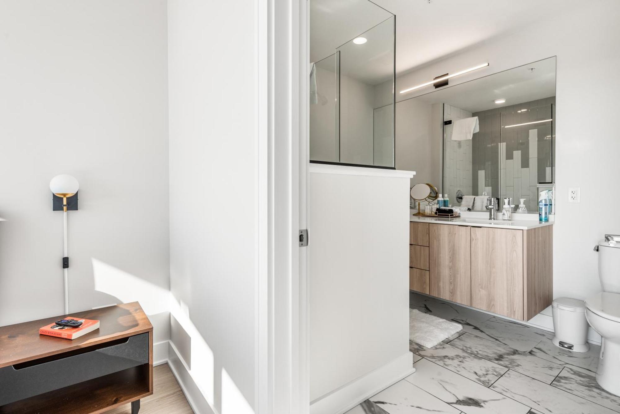 Avra Stylish Prime West Loop Location Near Union Park Apartment *