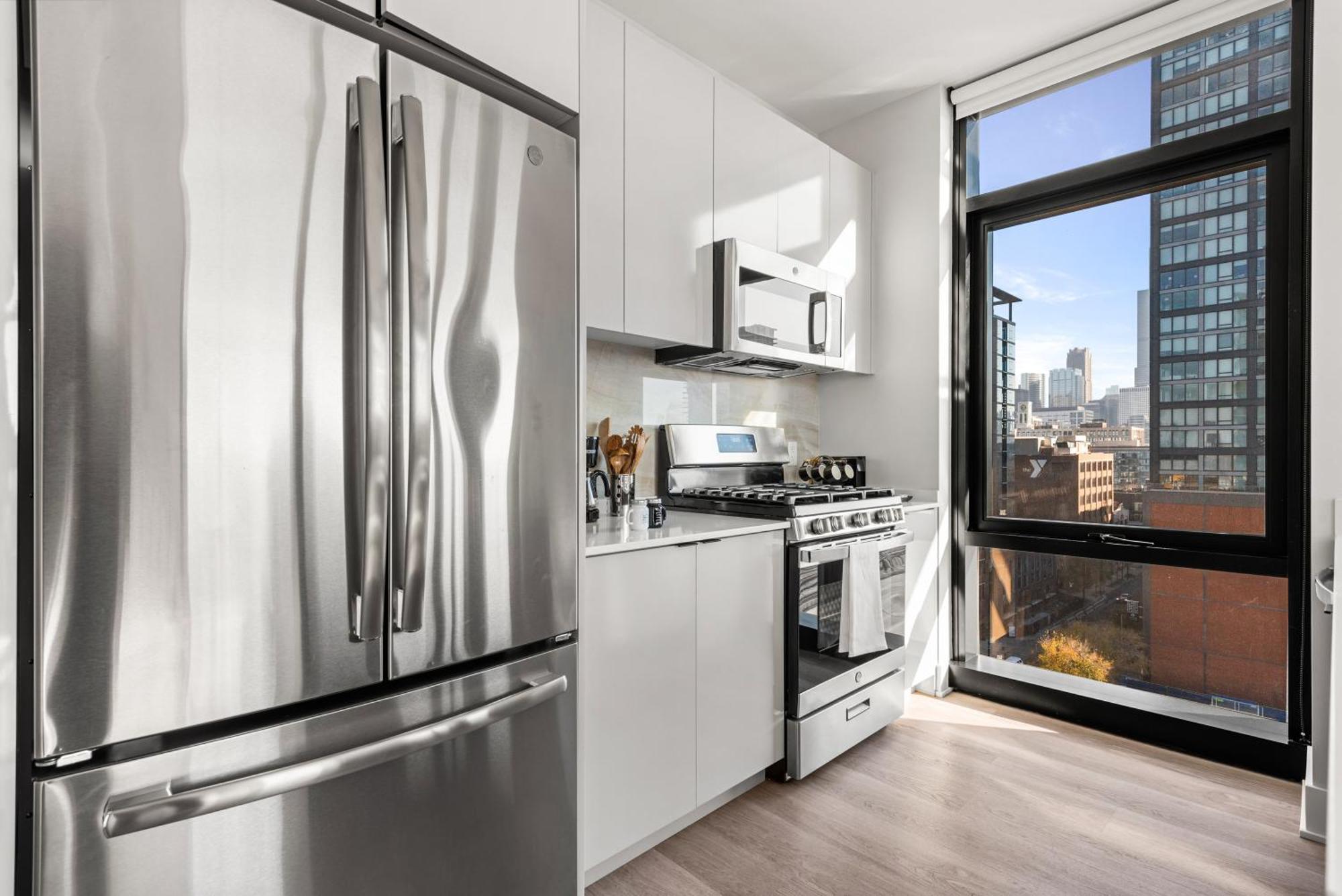 Avra Stylish Prime West Loop Location Near Union Park Chicago