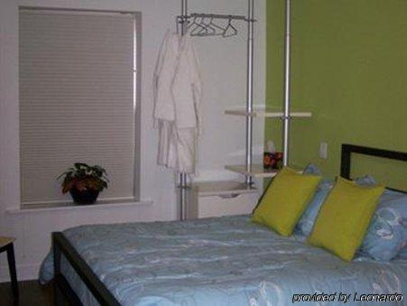 Bed & Breakfast House 5863- Chicago's Premier