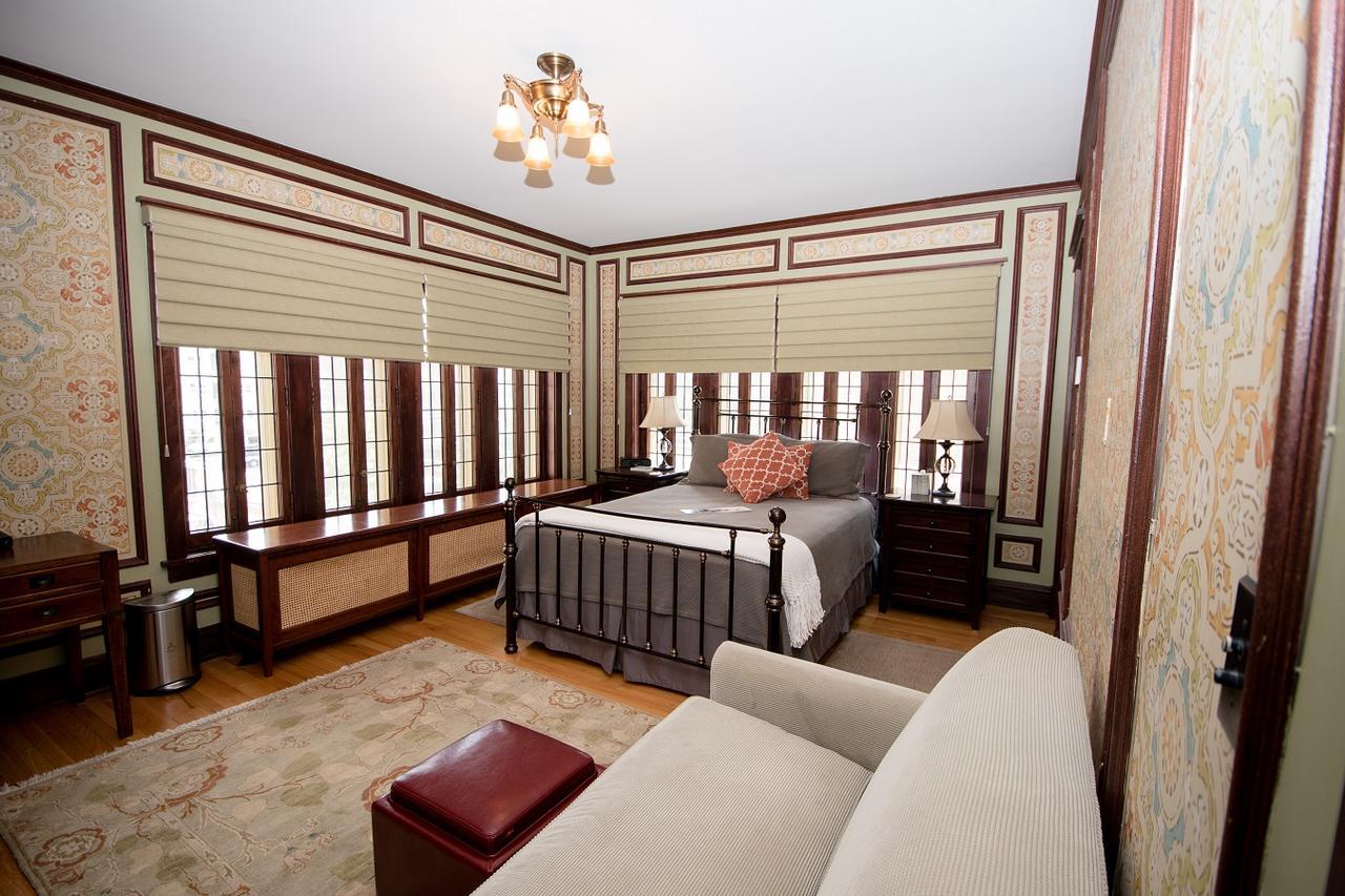 Lang House B&B - Chicago Bed & Breakfast Chicago