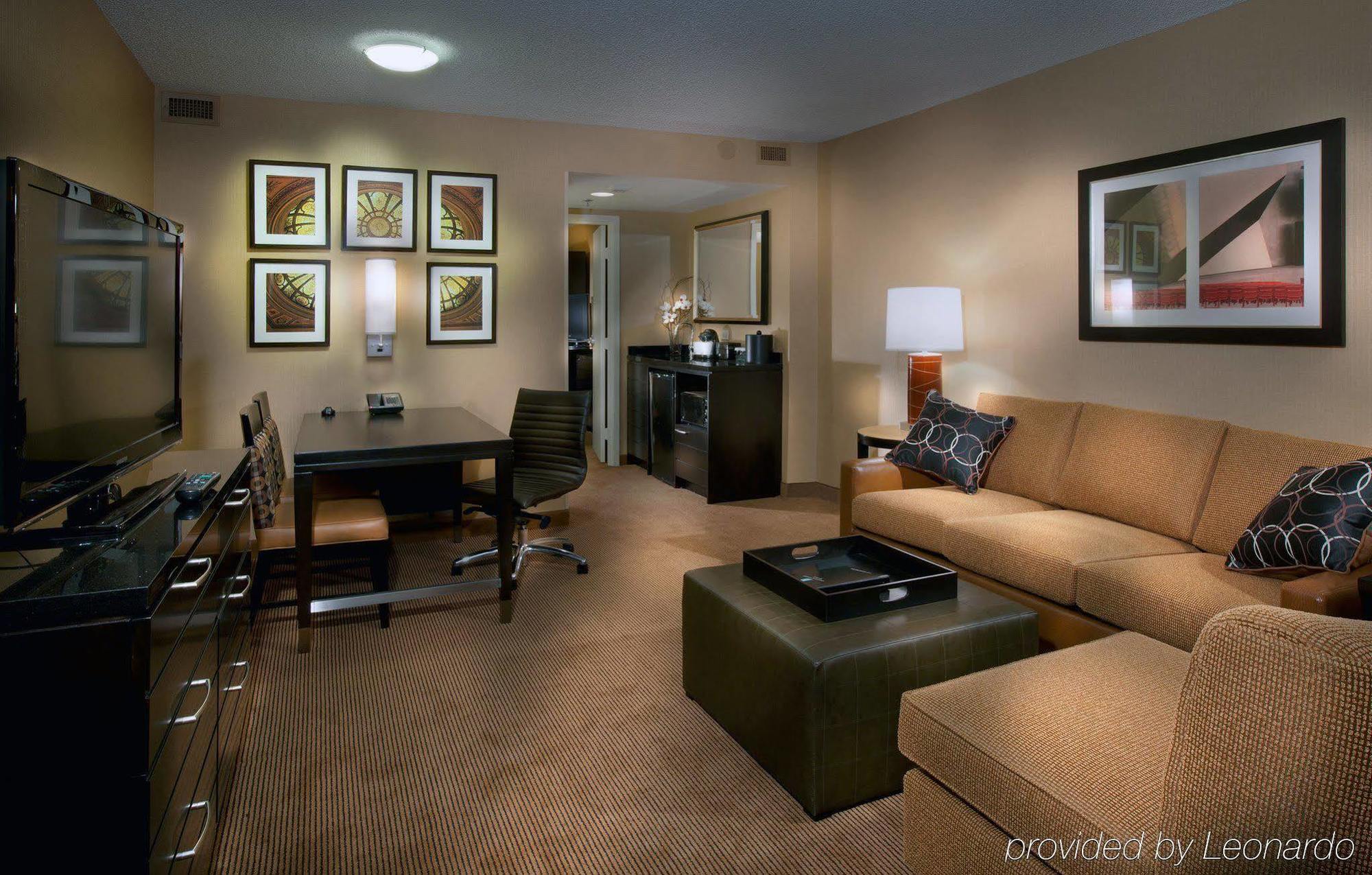 Embassy - Downtown River North Hotel 3*