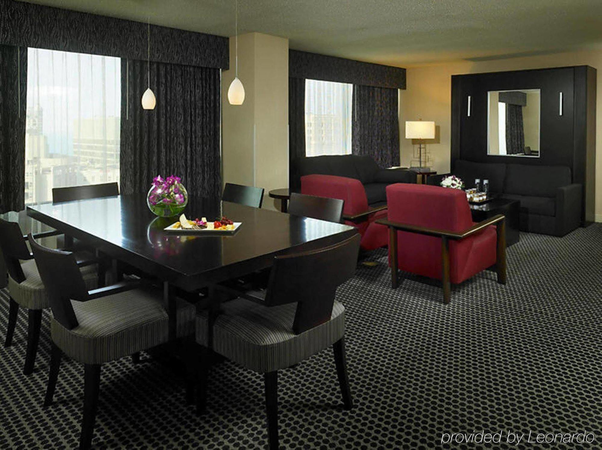 Doubletree By Hilton Magnificent Mile