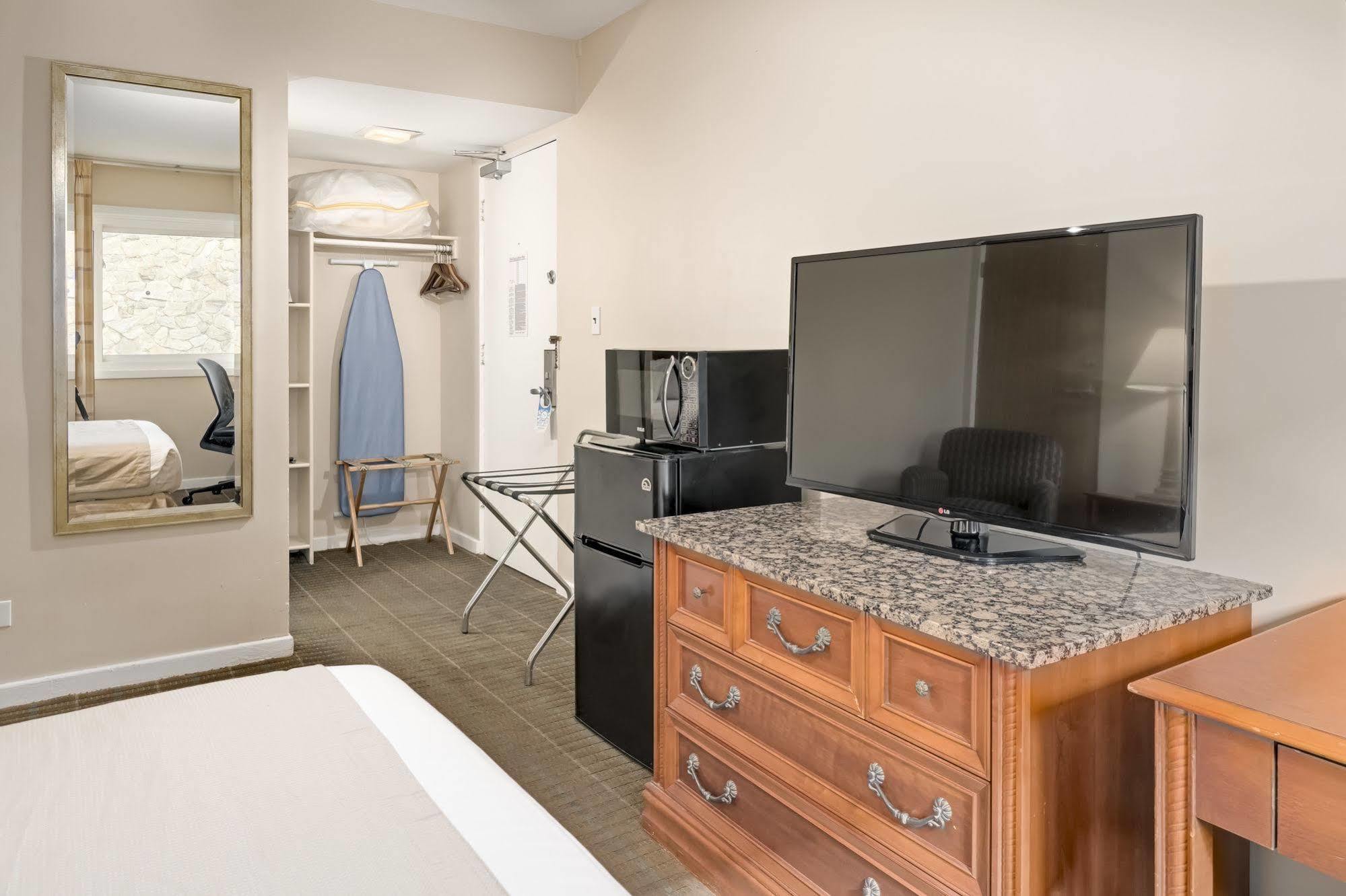 Ohio House Motel 3*