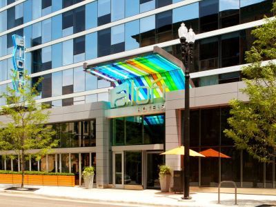 Aloft Downtown River North Hotel