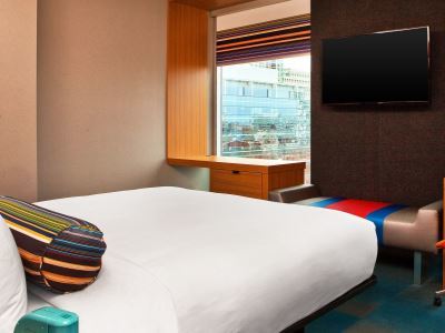 Aloft Downtown River North