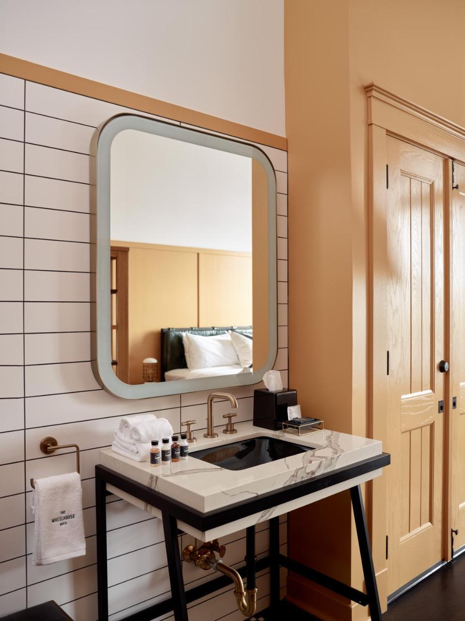Hotel The Collection Wrigleyville 4*