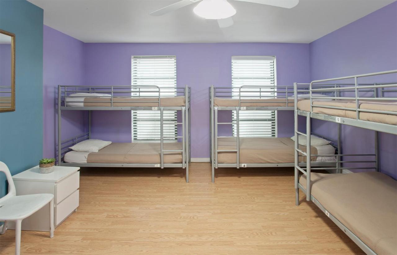 Parthenon Hostel Chicago