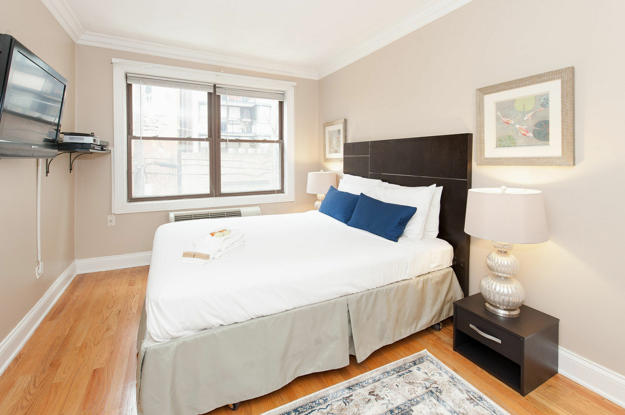 Classic In Gold Coast By Sonder Chicago