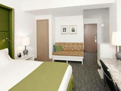 Express - Magnificent Mile By Ihg Hotel