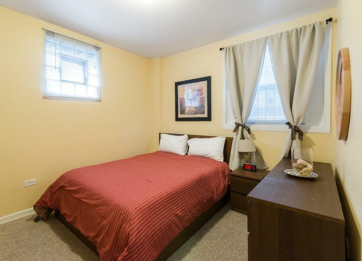 1549 North Maplewood Avenue * Chicago