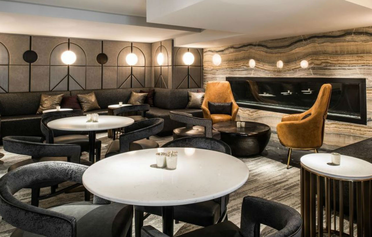 Londonhouse Chicago, Curio Collection By Hilton